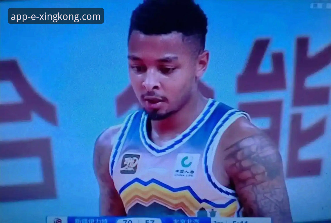 星空APP安卓最新版 揭秘CBA爆冷夜:皮特森38分背后的战术博弈与平台观赛新趋势